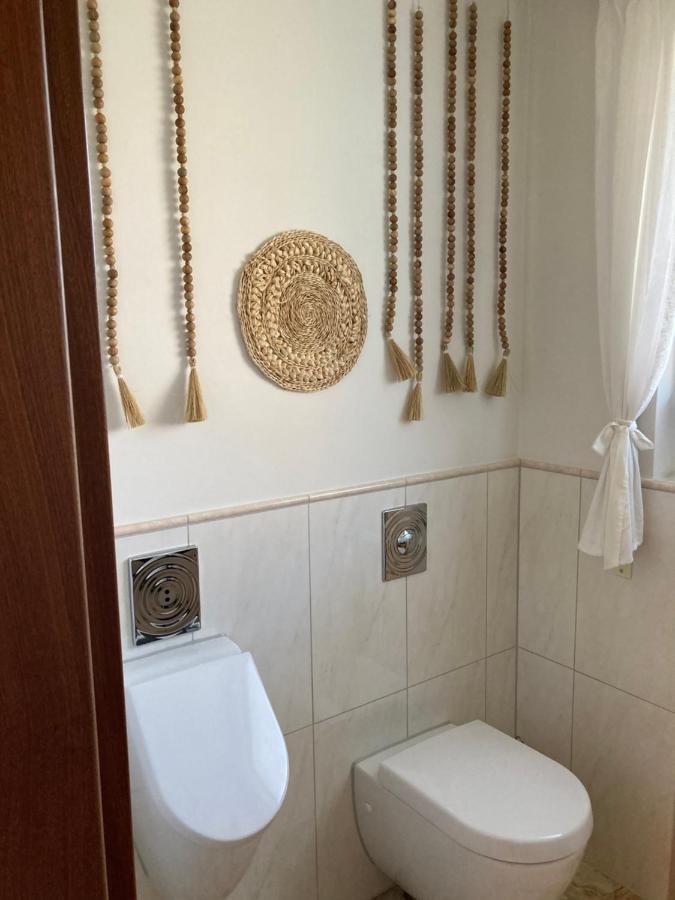 Juna Apartment *